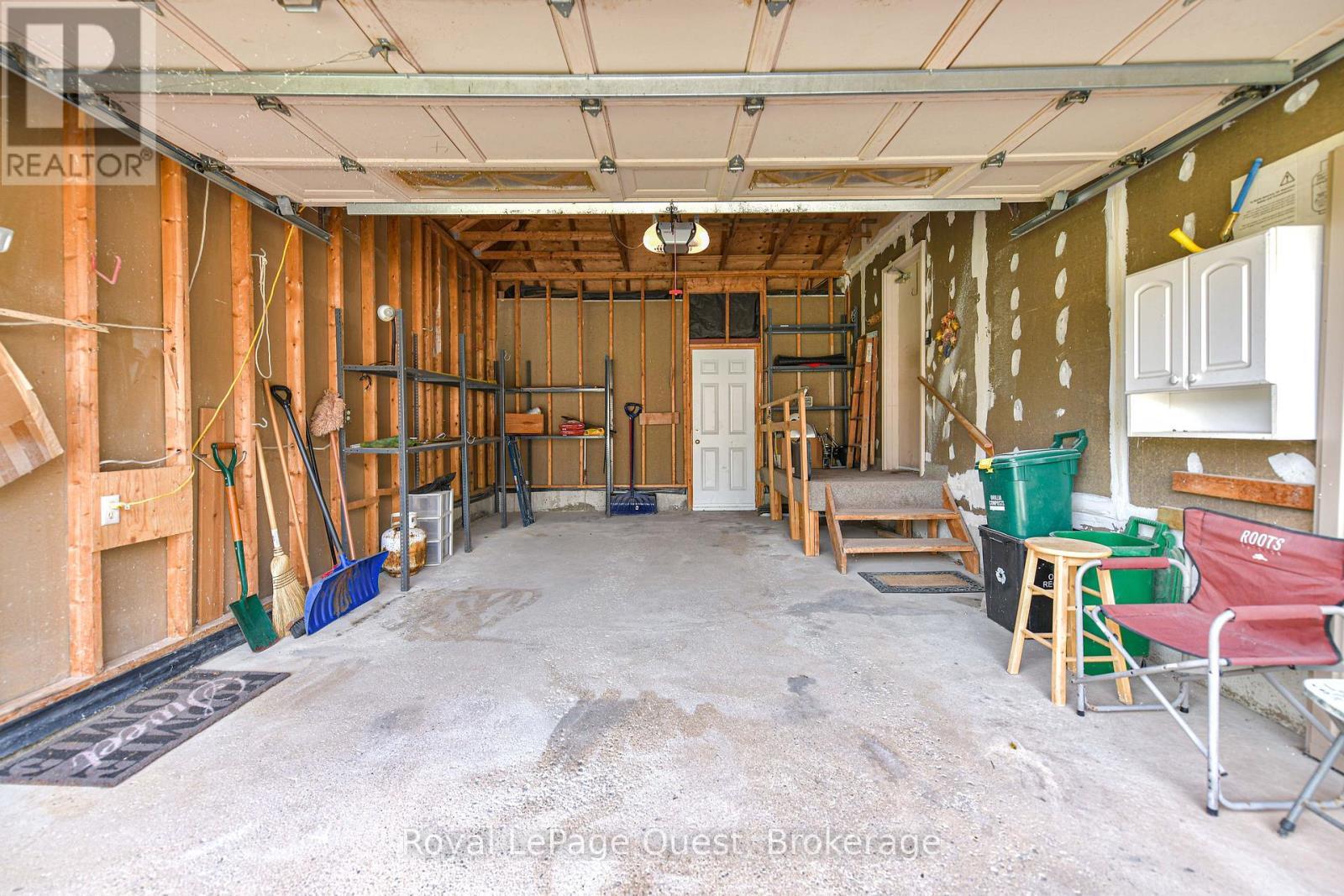 Attached 1.5 car garage - 37 Ashton Street, Orillia, ON