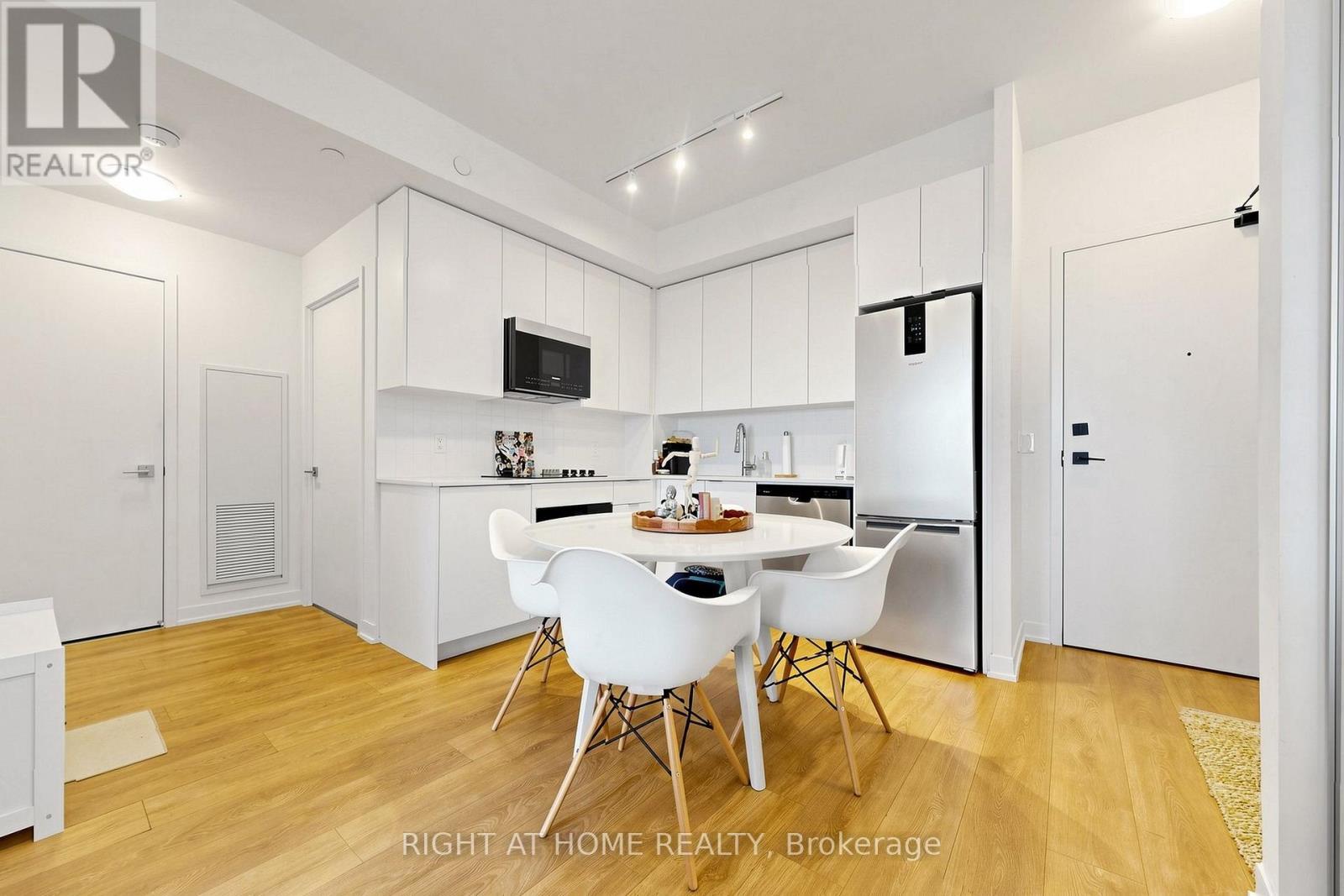 909 - 474 Caldari Road, Vaughan, ON
