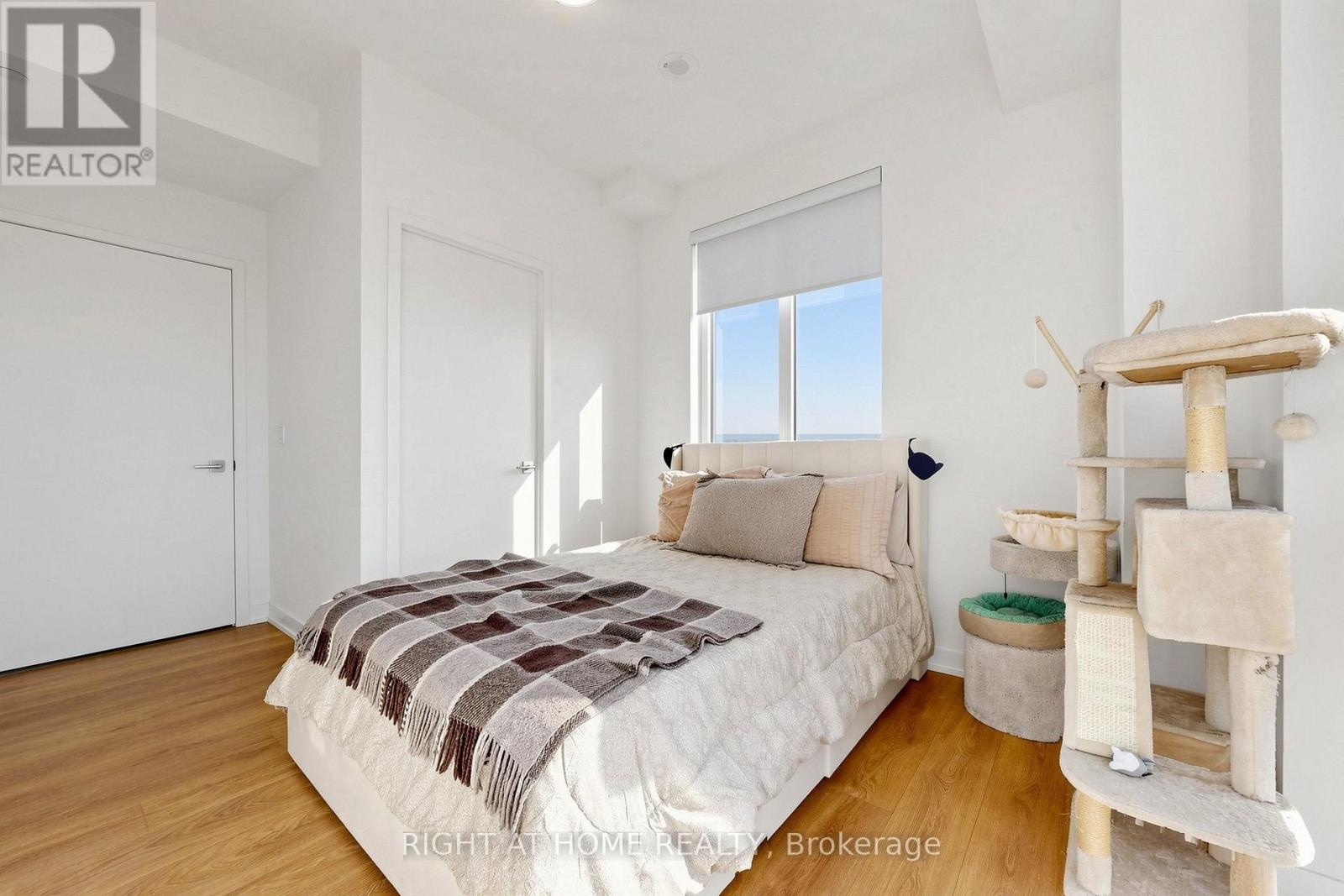 909 - 474 Caldari Road, Vaughan, ON