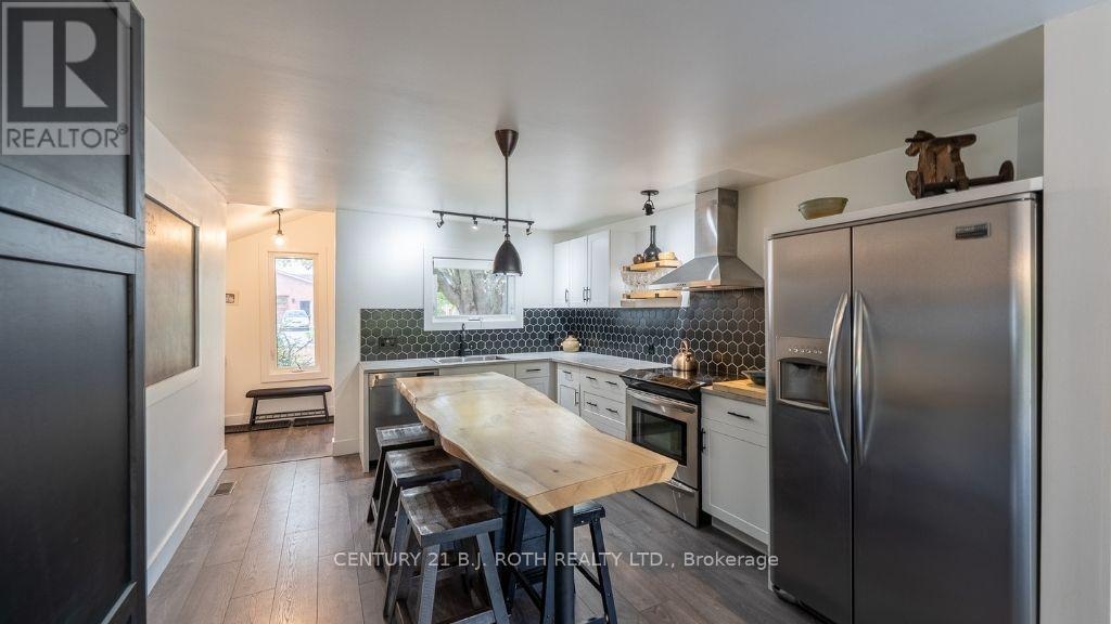 8101 Kings River Road, Ramara, ON