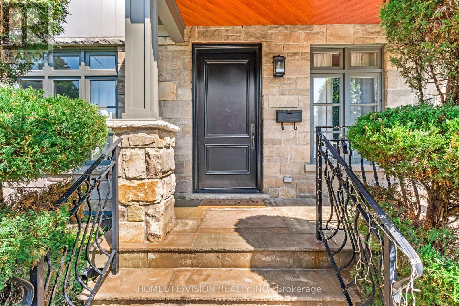 80 North Heights Road, Toronto, ON