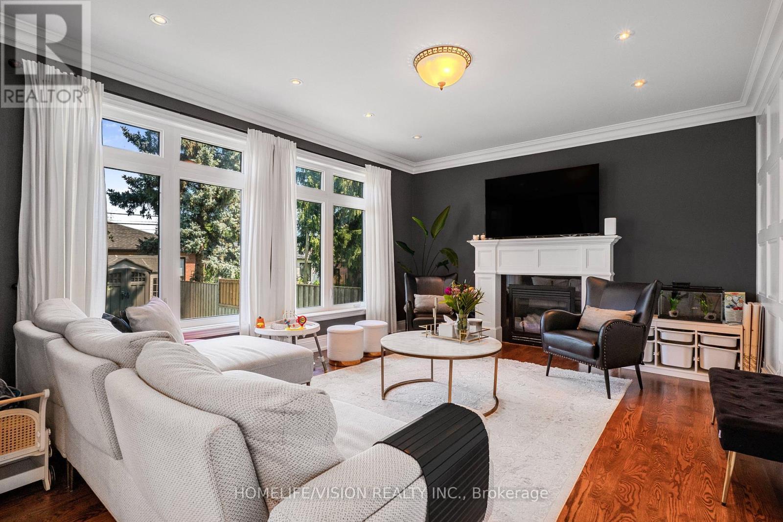 80 North Heights Road, Toronto, ON