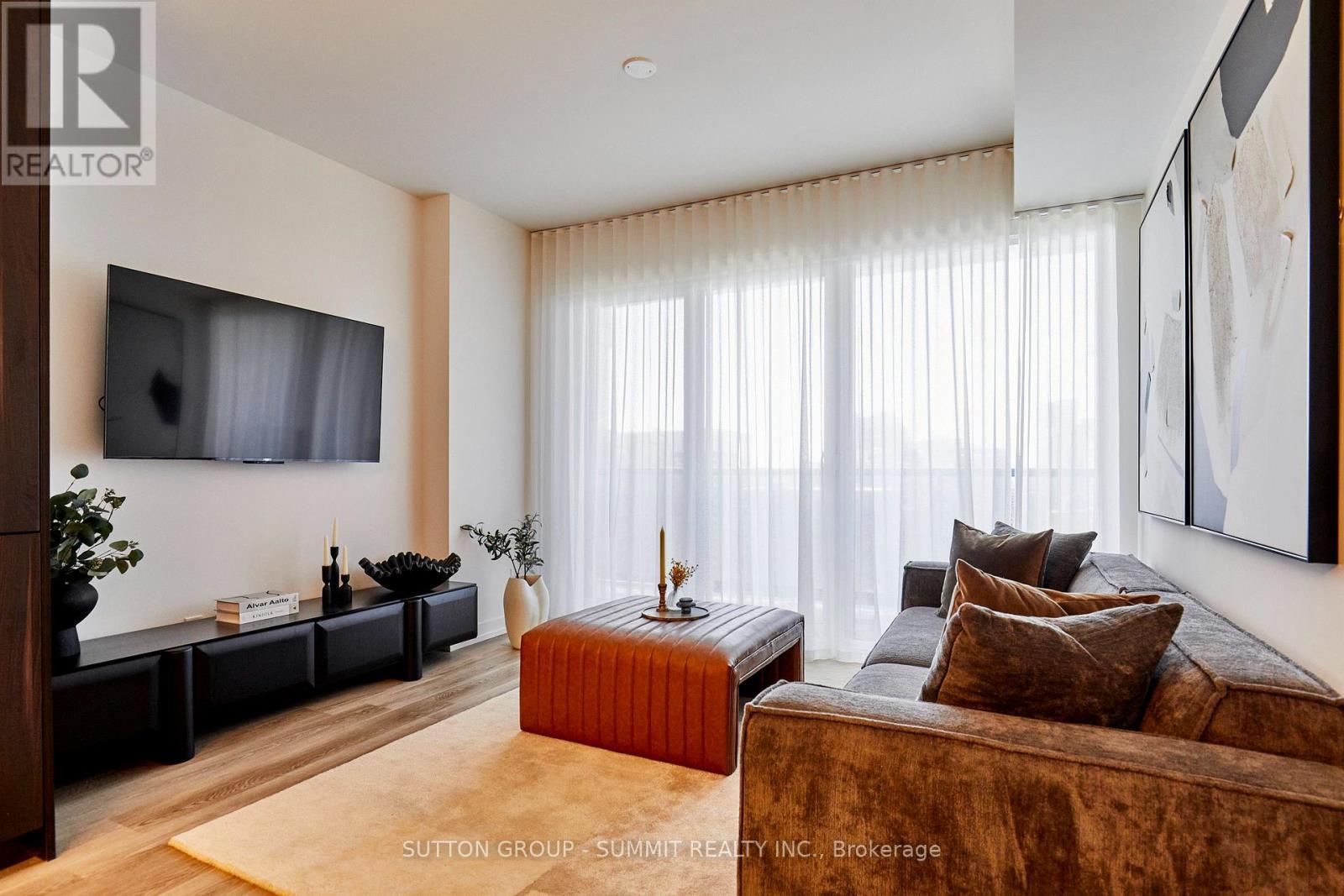 2501 - 771 Yonge Street, Toronto, ON