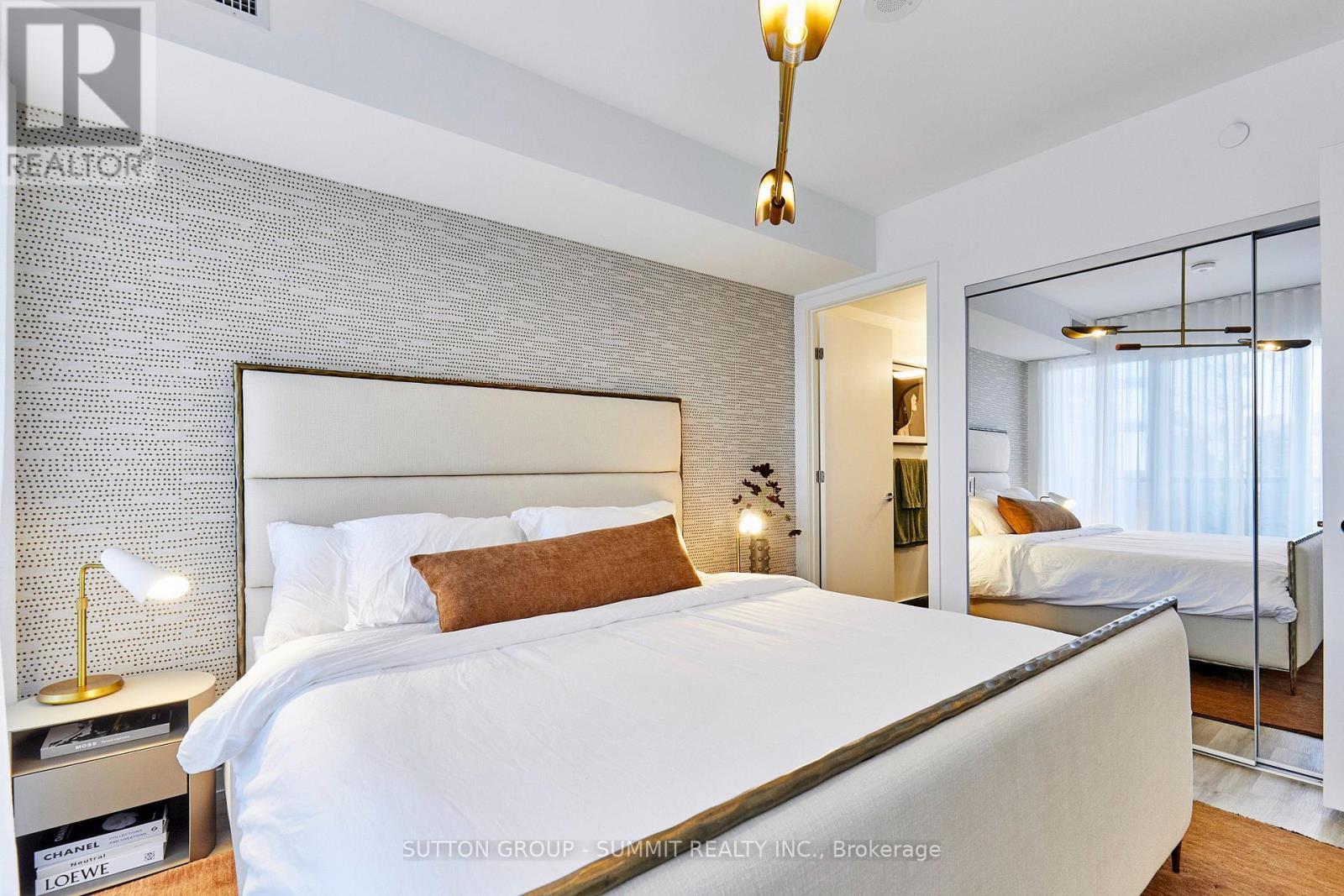 2501 - 771 Yonge Street, Toronto, ON