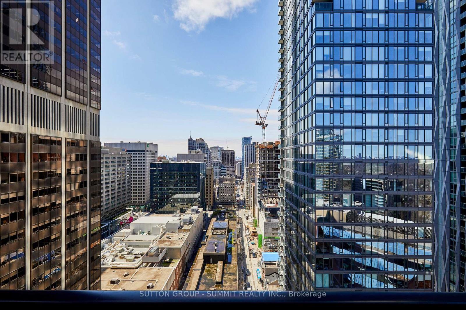 2501 - 771 Yonge Street, Toronto, ON