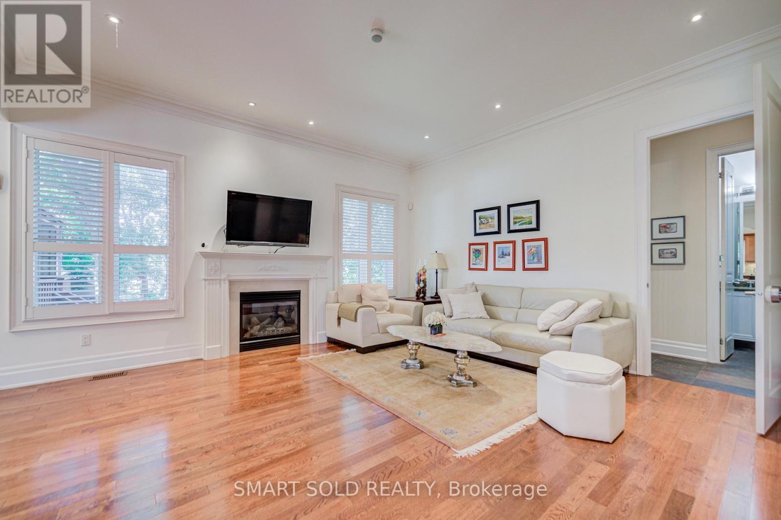 6 Brill Crescent, Toronto, ON