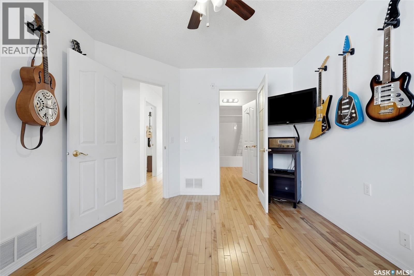 124 College Avenue, Regina, SK