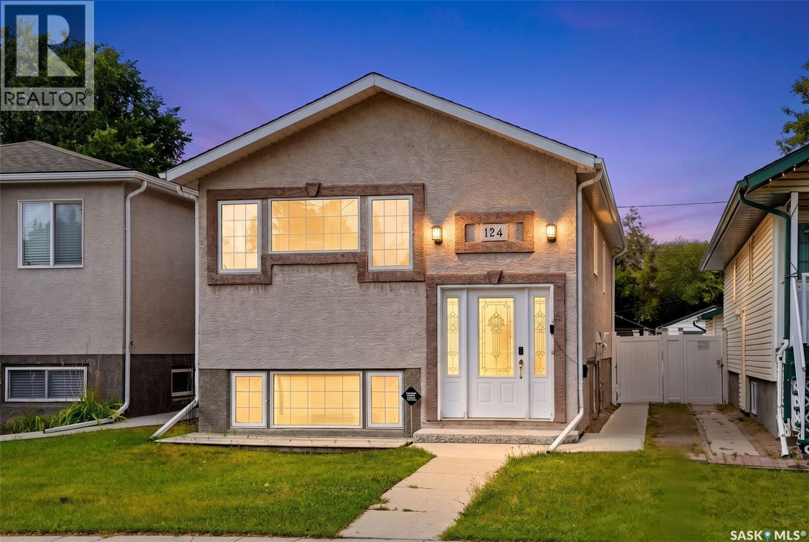 124 College Avenue, Regina, SK