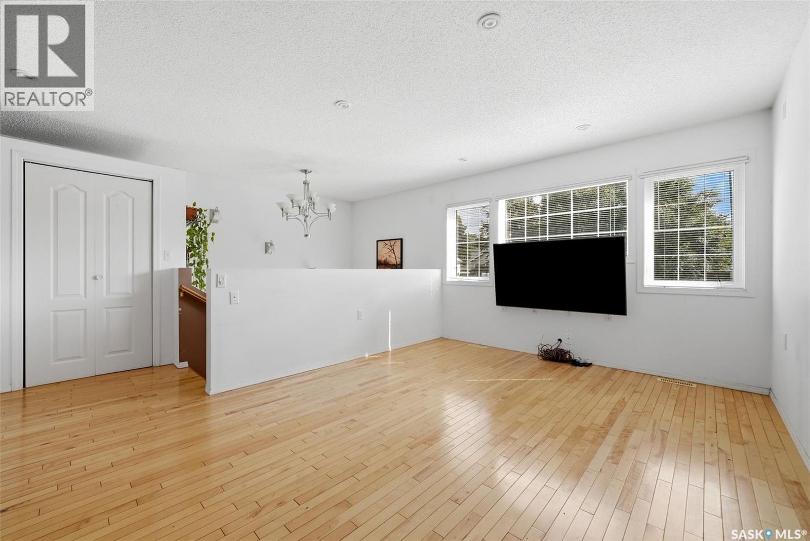 124 College Avenue, Regina, SK