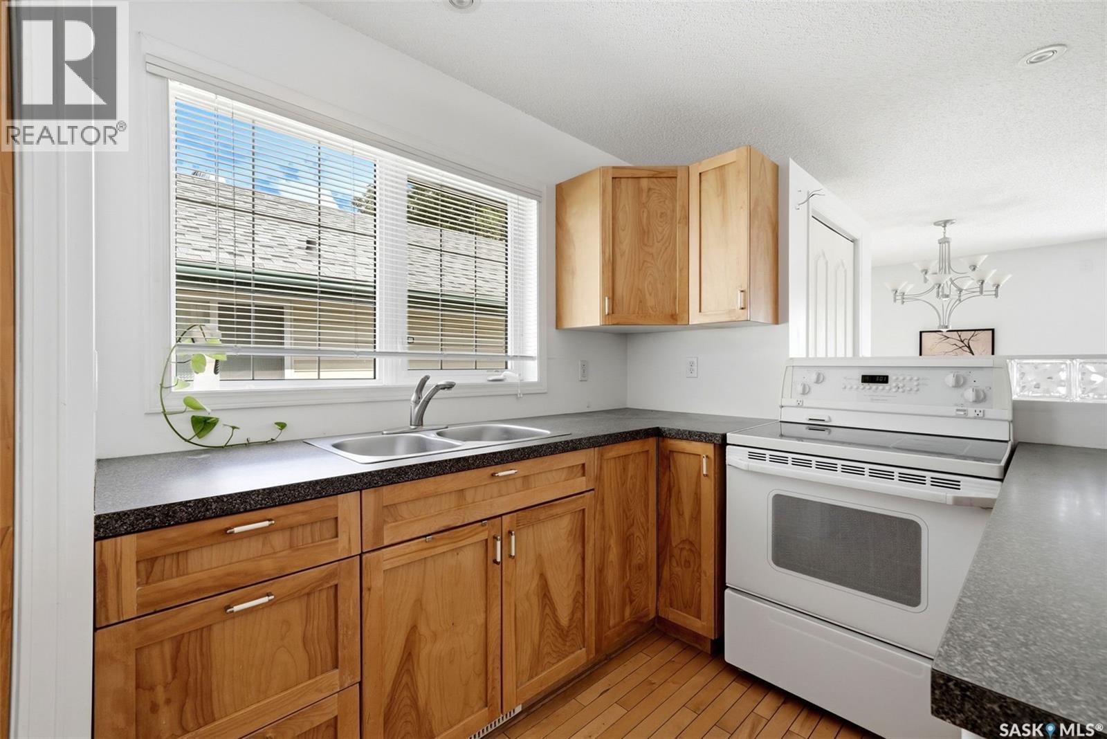 124 College Avenue, Regina, SK