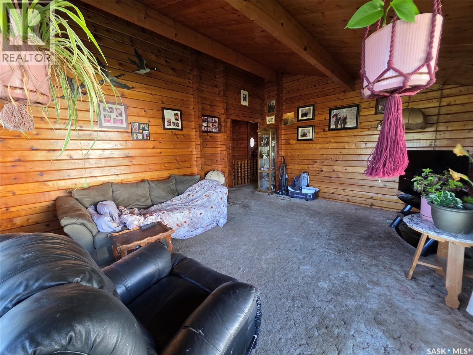 121 10Th Avenue Ne, Swift Current, SK