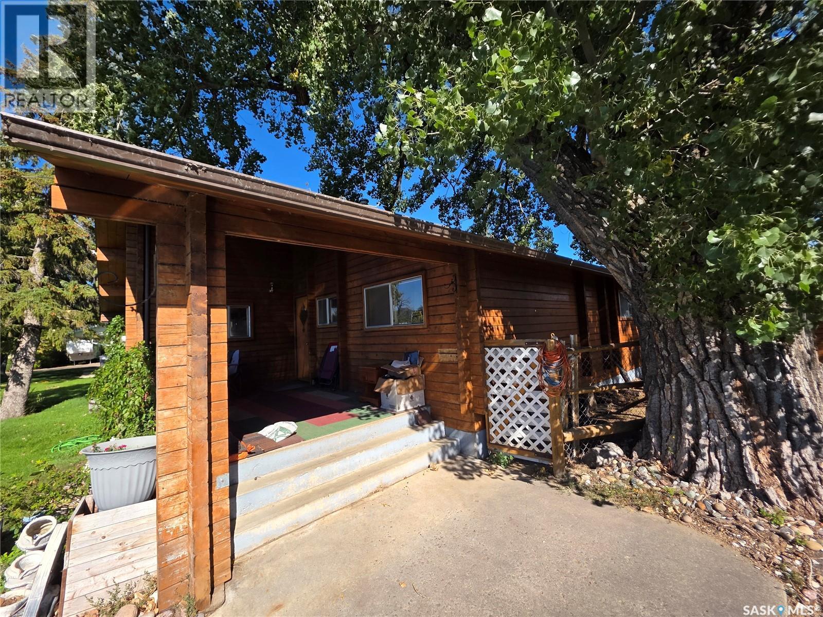 121 10Th Avenue Ne, Swift Current, SK