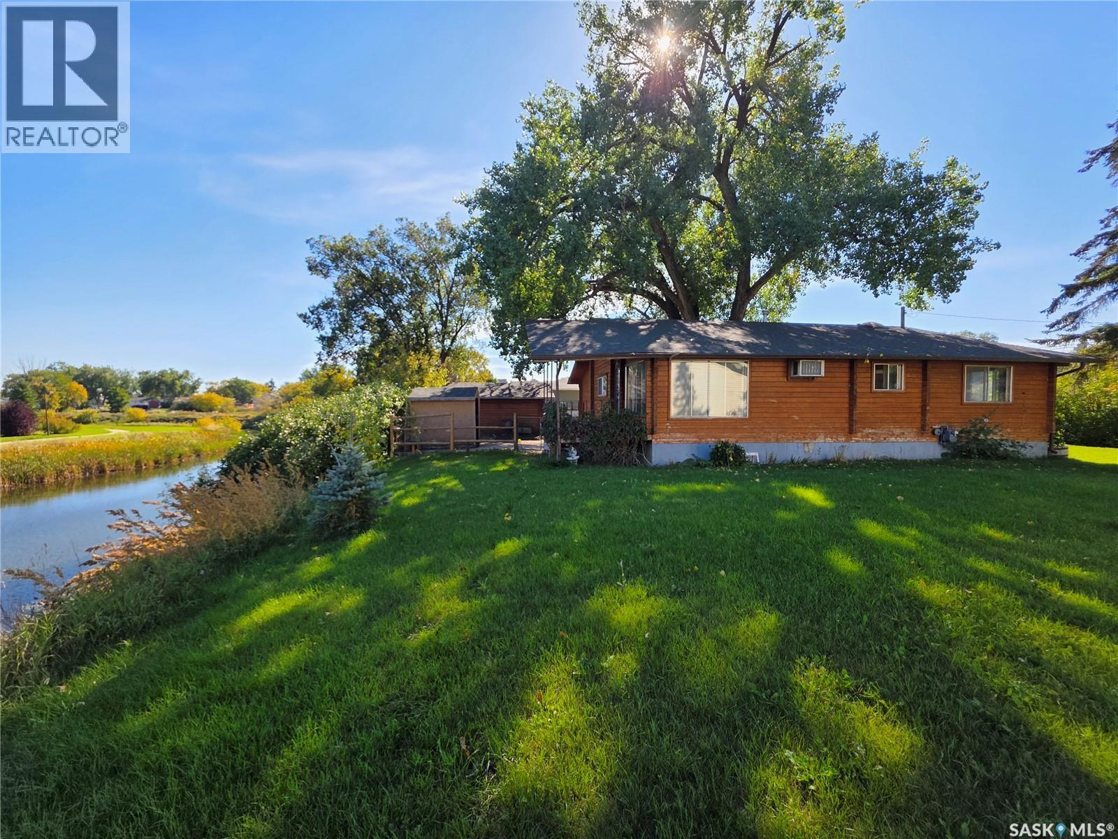 121 10Th Avenue Ne, Swift Current, SK