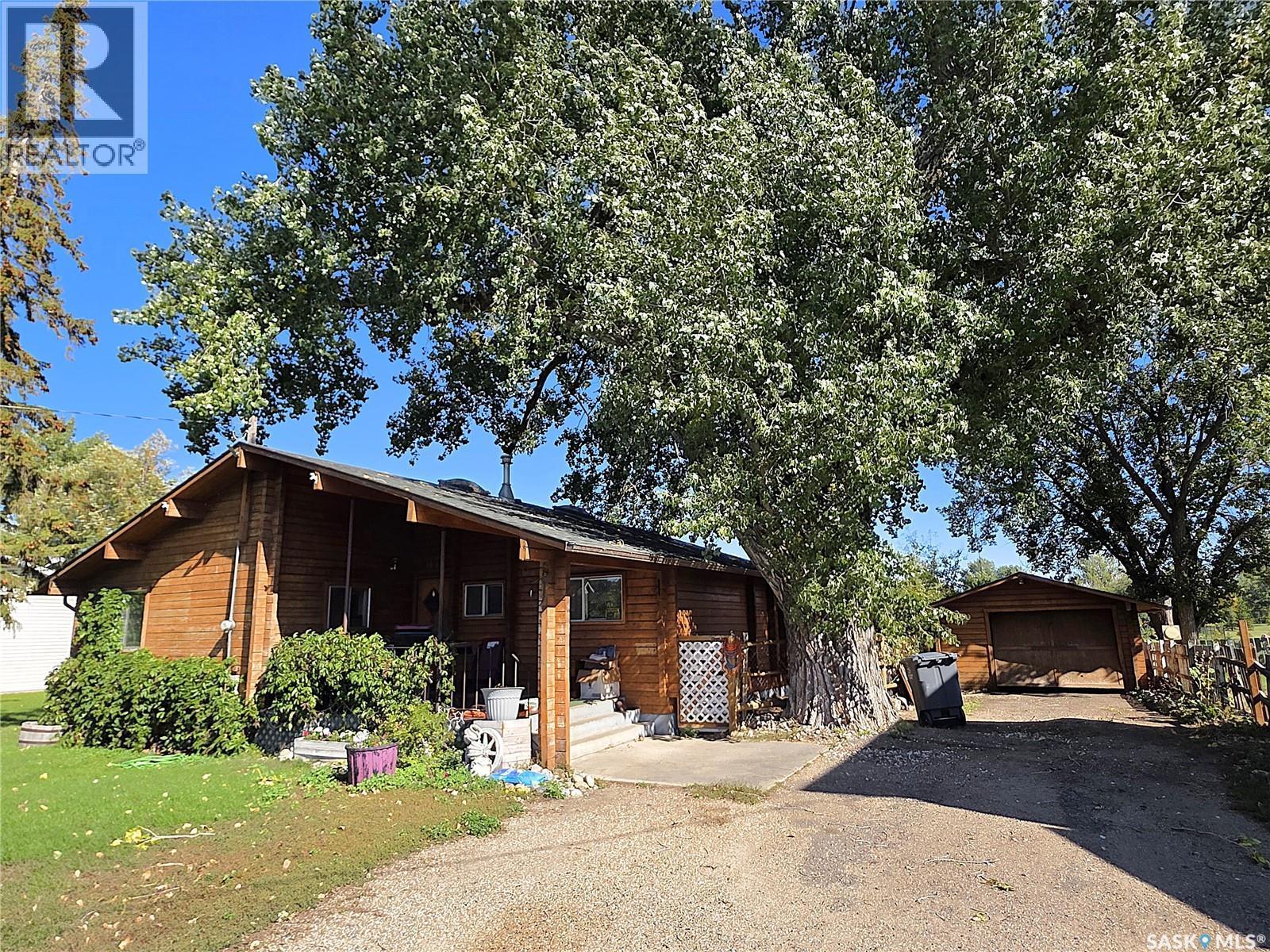 121 10Th Avenue Ne, Swift Current, SK