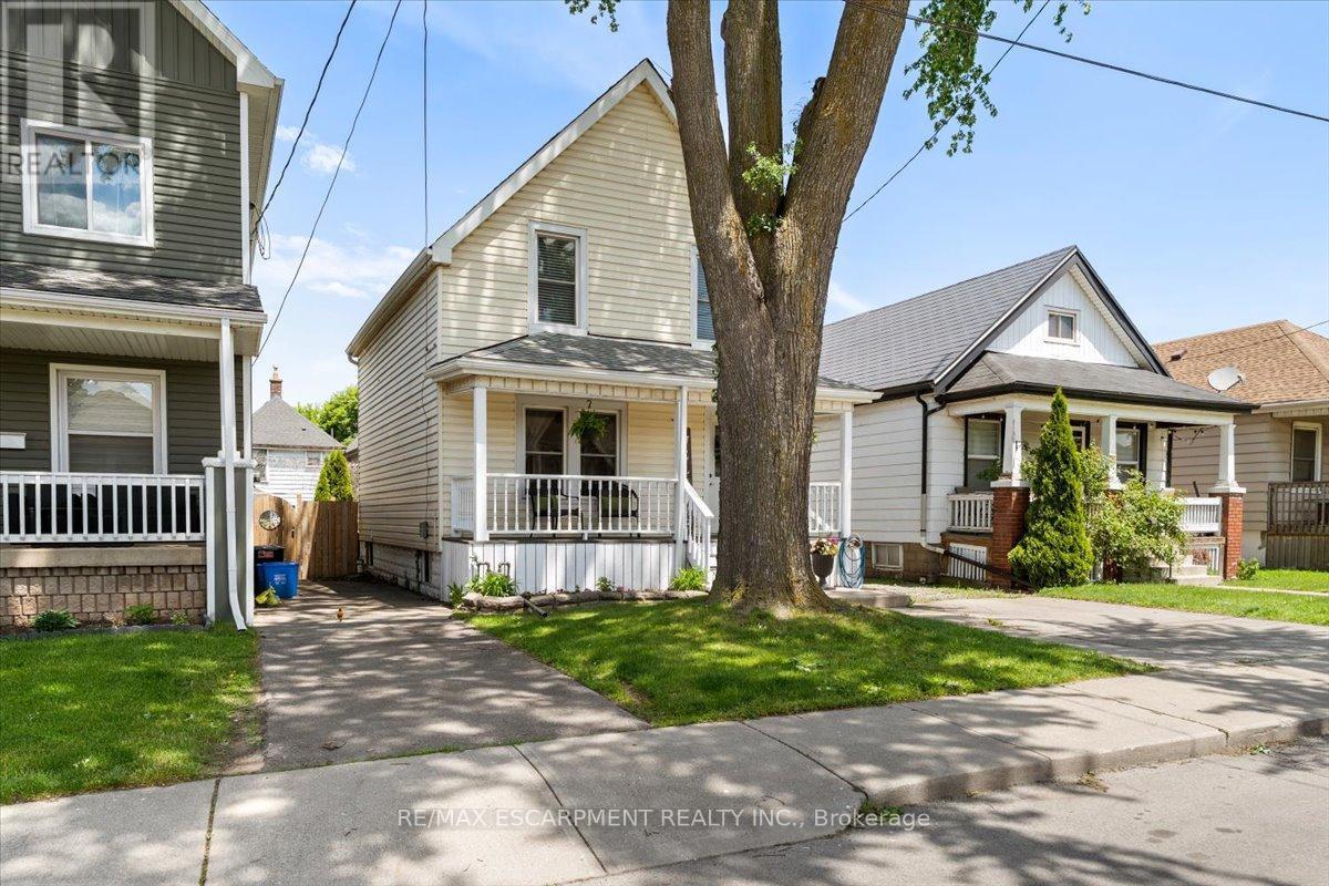 17 Craigmiller Avenue, Hamilton, ON