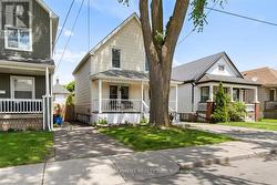 17 CRAIGMILLER AVENUE Hamilton, ON L8L 3H9