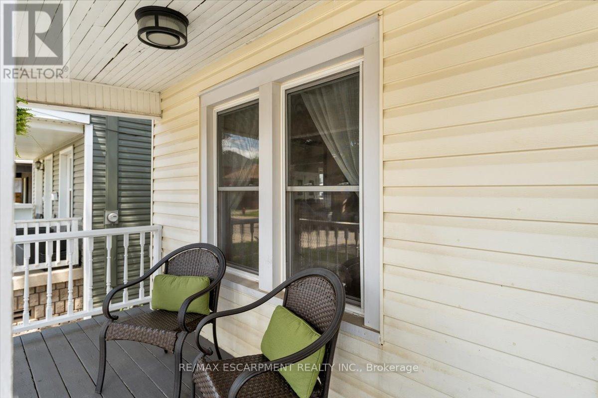 17 Craigmiller Avenue, Hamilton, ON