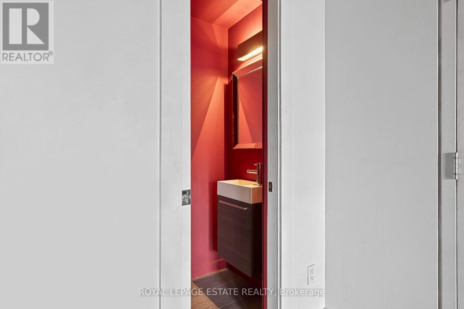 101 - 426 Queen Street E, Toronto, ON