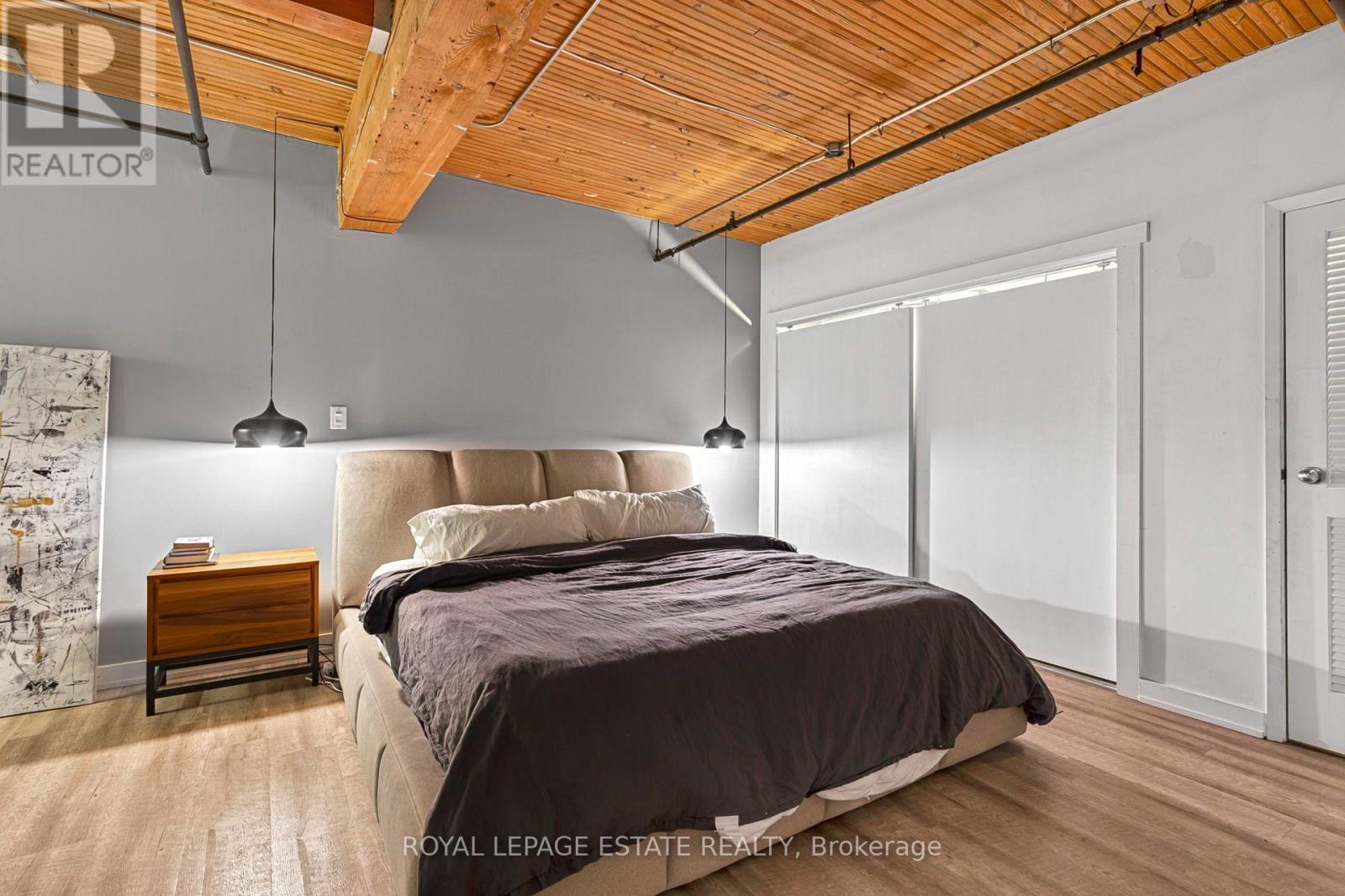 101 - 426 Queen Street E, Toronto, ON