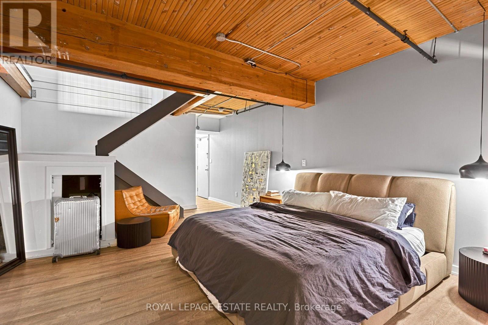 101 - 426 Queen Street E, Toronto, ON