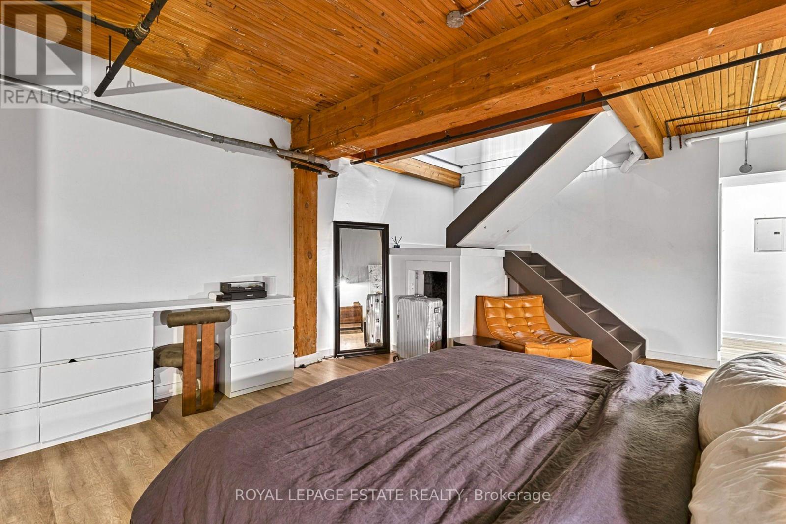 101 - 426 Queen Street E, Toronto, ON