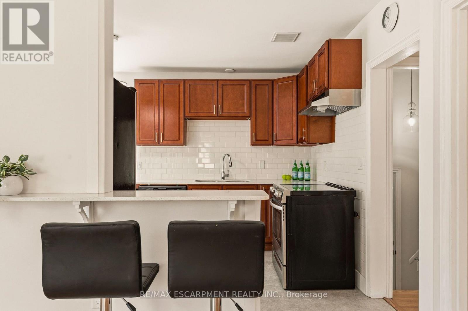 31 Cameron Avenue, Hamilton, ON