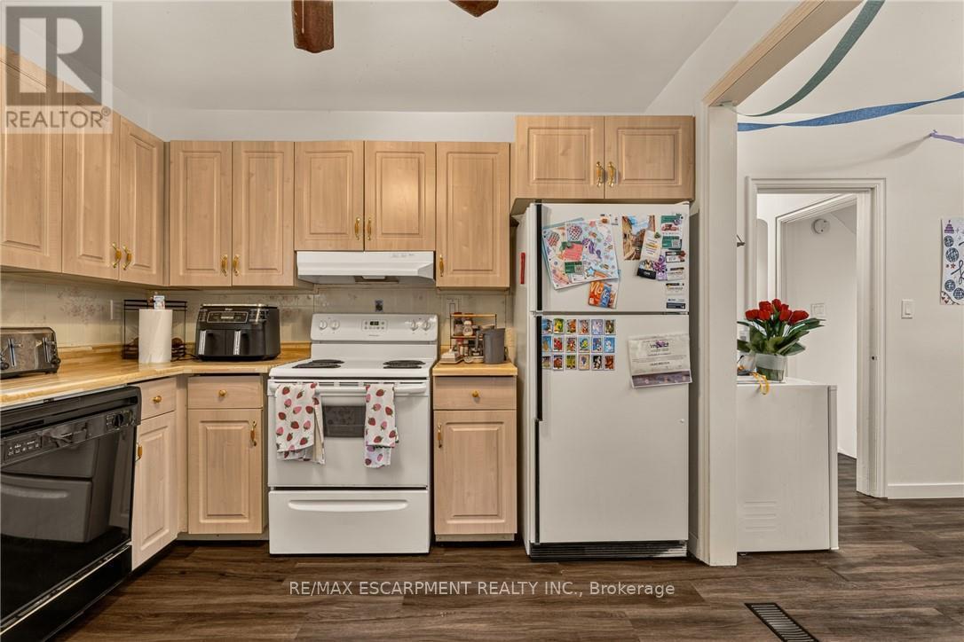 15 Mapes Avenue, Hamilton, ON