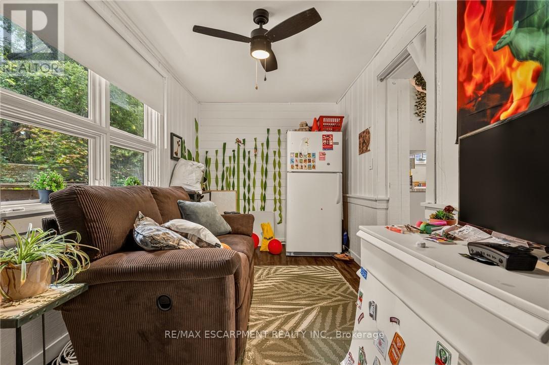 15 Mapes Avenue, Hamilton, ON