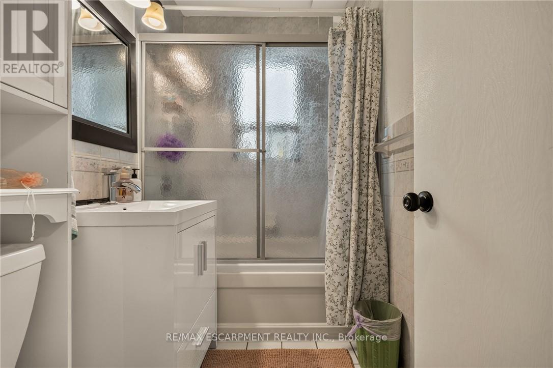 15 Mapes Avenue, Hamilton, ON