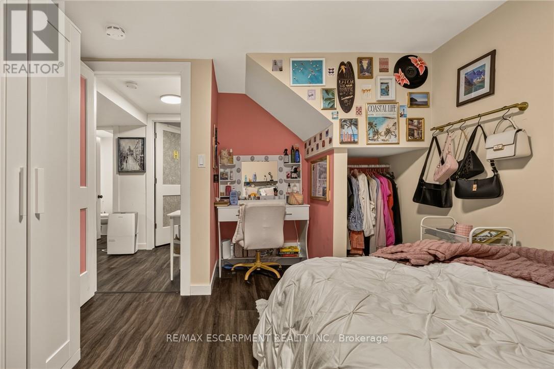 15 Mapes Avenue, Hamilton, ON