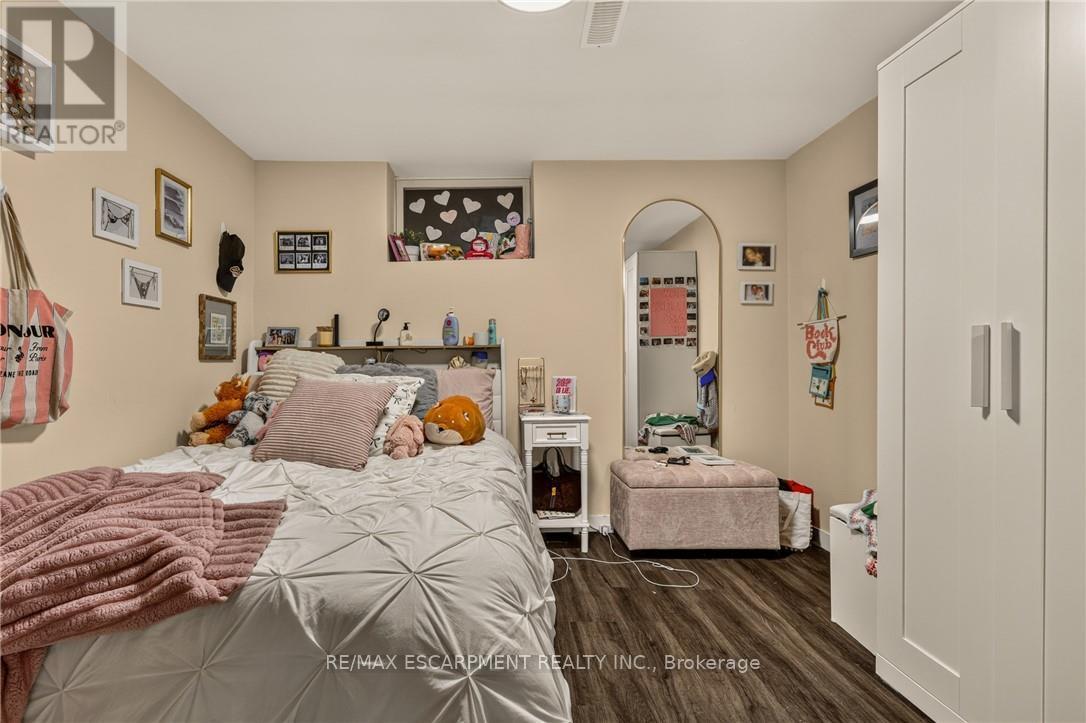 15 Mapes Avenue, Hamilton, ON