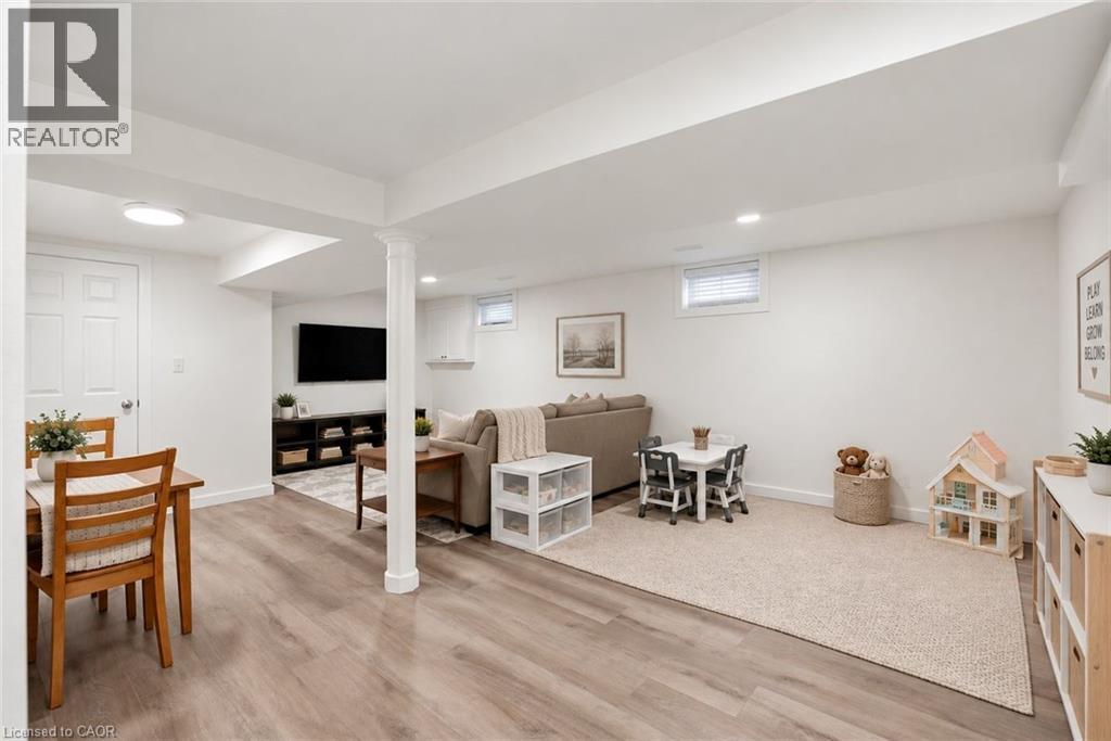 Virtually Staged - 5 Thorn Place, St. Catharines, ON
