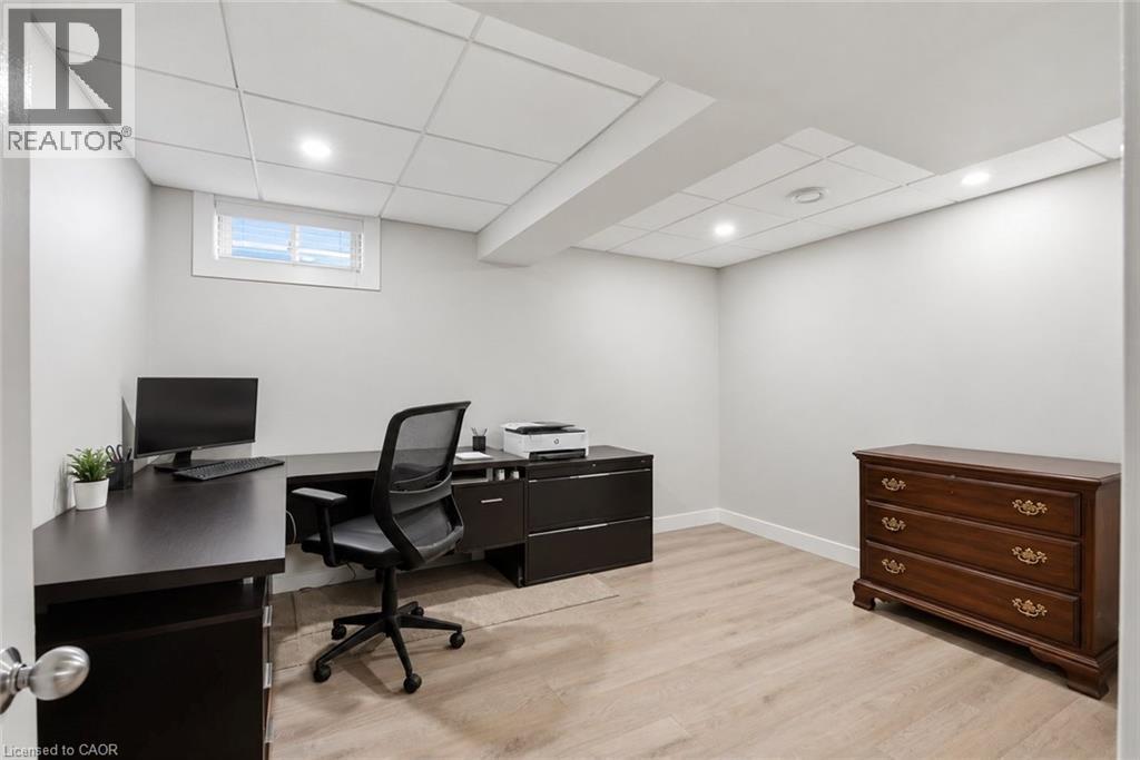 Virtually Staged - 5 Thorn Place, St. Catharines, ON