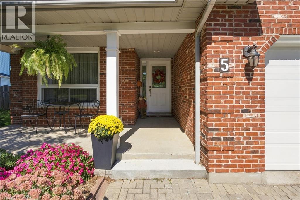 5 Thorn Place, St. Catharines, ON