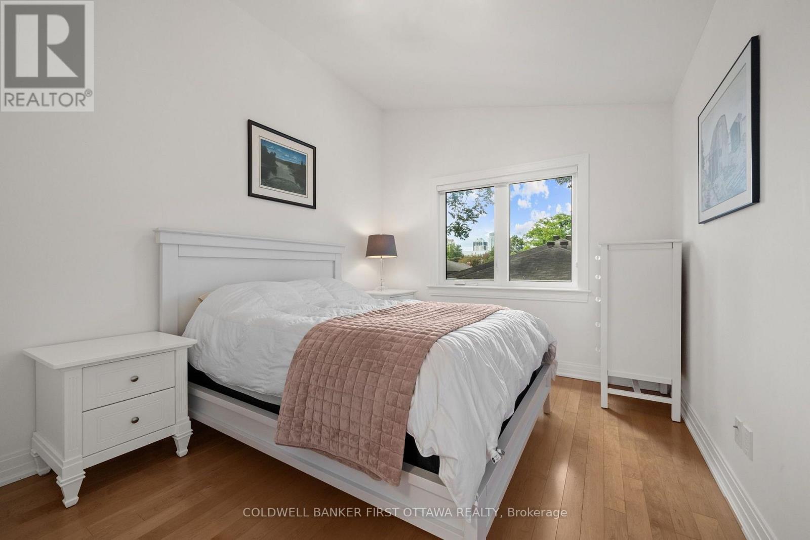 Bedroom w view over the backyard. - 155 Nora Street, Ottawa, ON