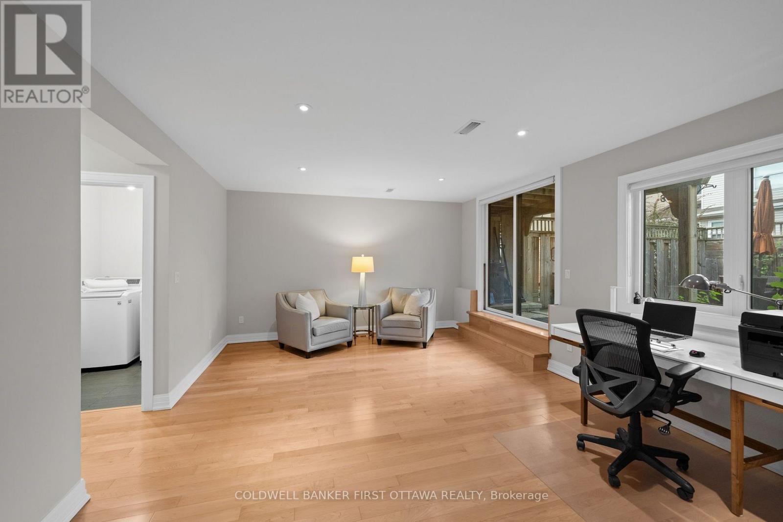 Incredible open flex space w walkout to pvt yard! - 155 Nora Street, Ottawa, ON