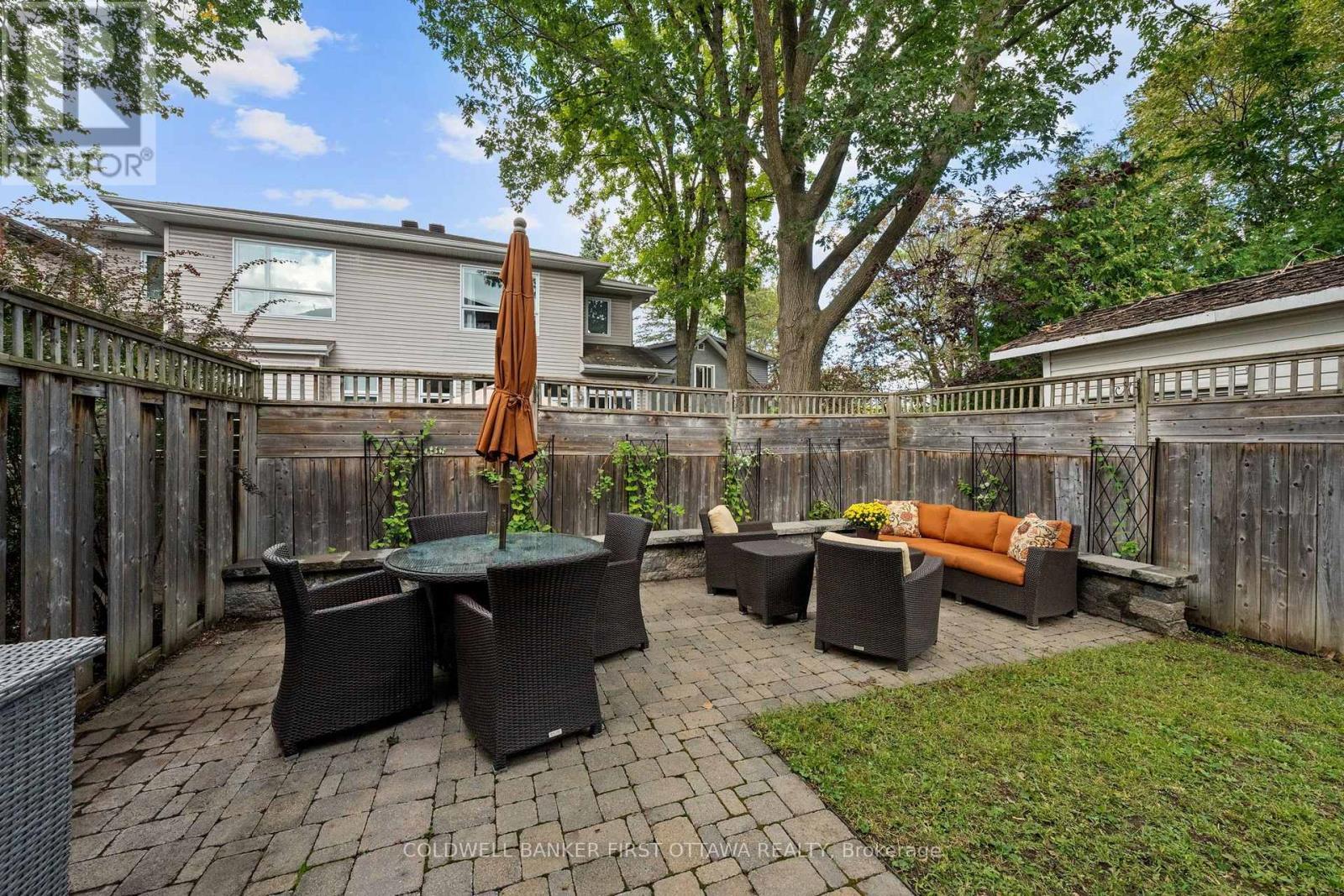 Fully fenced & landscaped w interlock patio stone. - 155 Nora Street, Ottawa, ON