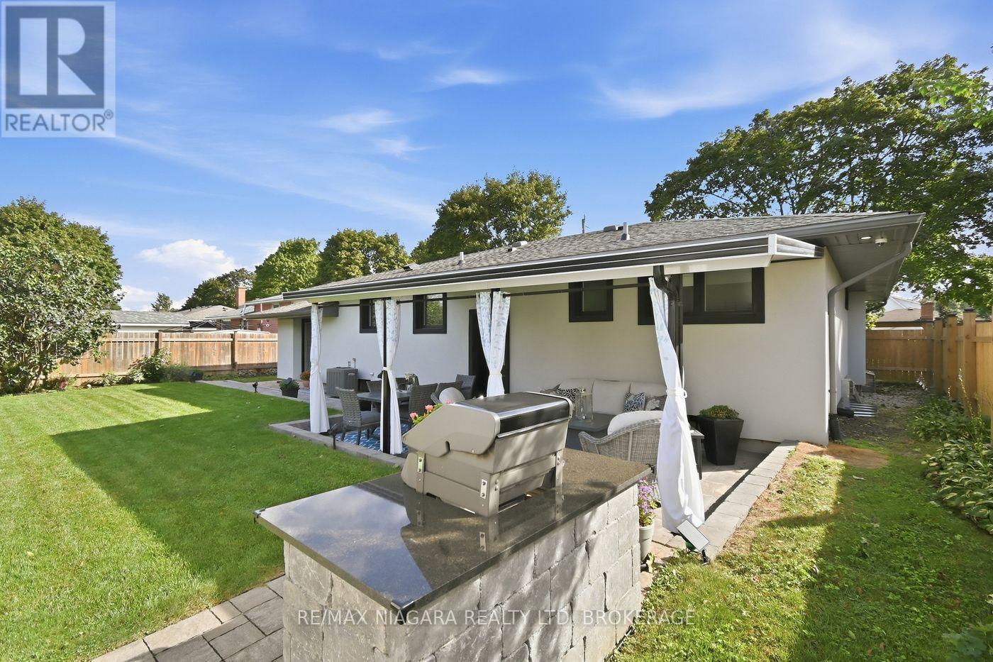 9 Bishops Road, St. Catharines (Vine/Linwell), ON
