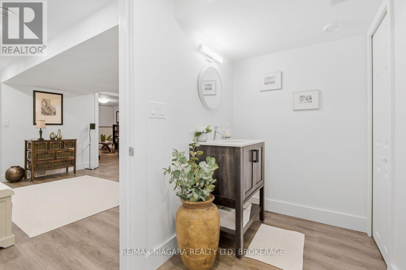 9 Bishops Road, St. Catharines (Vine/Linwell), ON