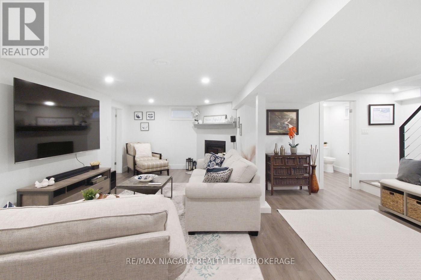 9 Bishops Road, St. Catharines (Vine/Linwell), ON