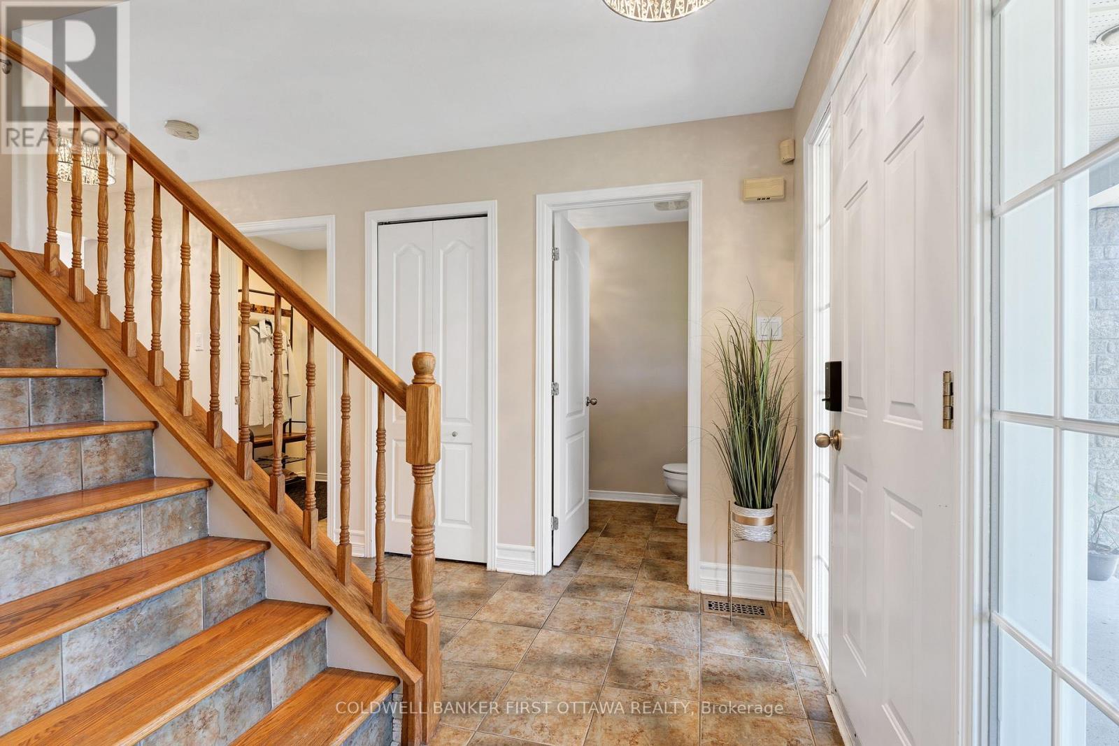 FOYER/BATHROOM - 4230 Gordon Murdock Road, Ottawa, ON