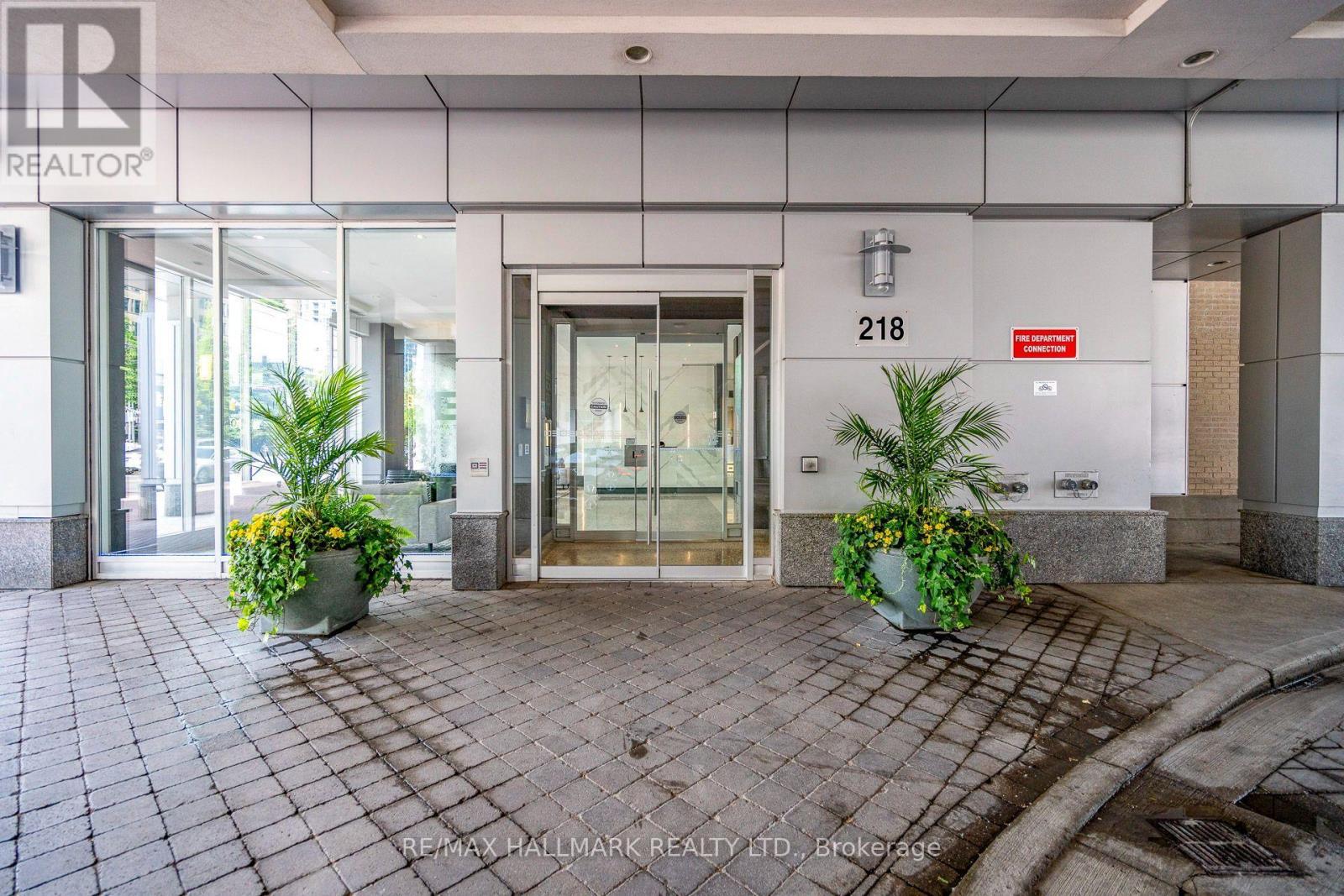 402 - 218 Queens Quay W, Toronto, ON