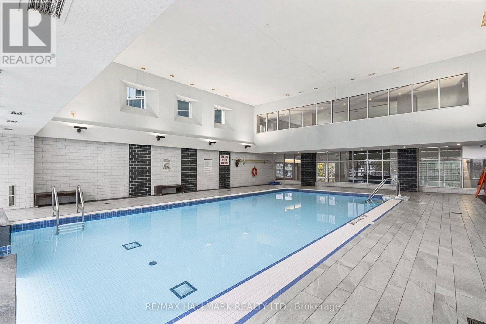 402 - 218 Queens Quay W, Toronto, ON