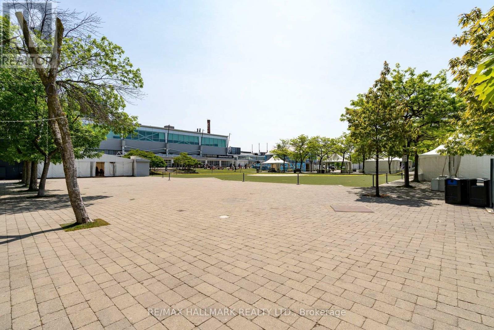402 - 218 Queens Quay W, Toronto, ON