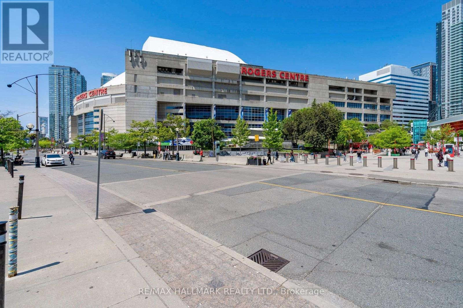 402 - 218 Queens Quay W, Toronto, ON