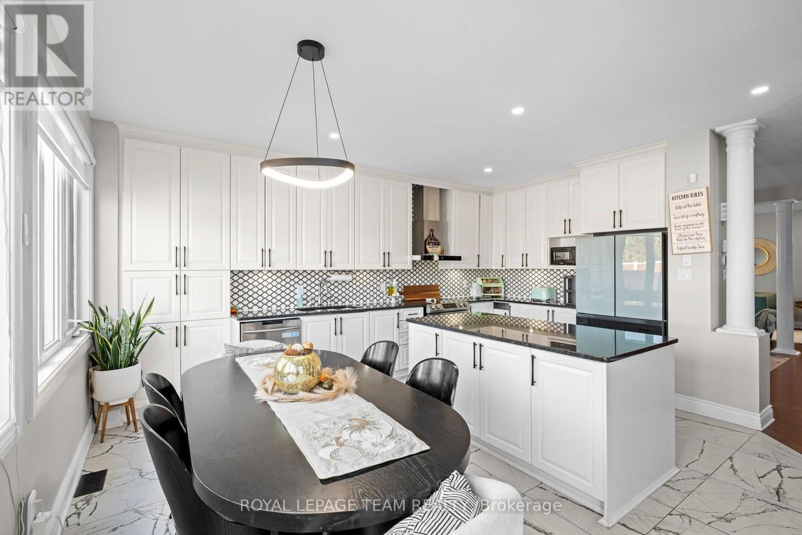 732 Lakebreeze Circle, Ottawa, ON