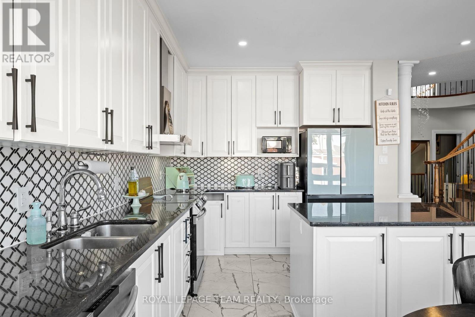 732 Lakebreeze Circle, Ottawa, ON