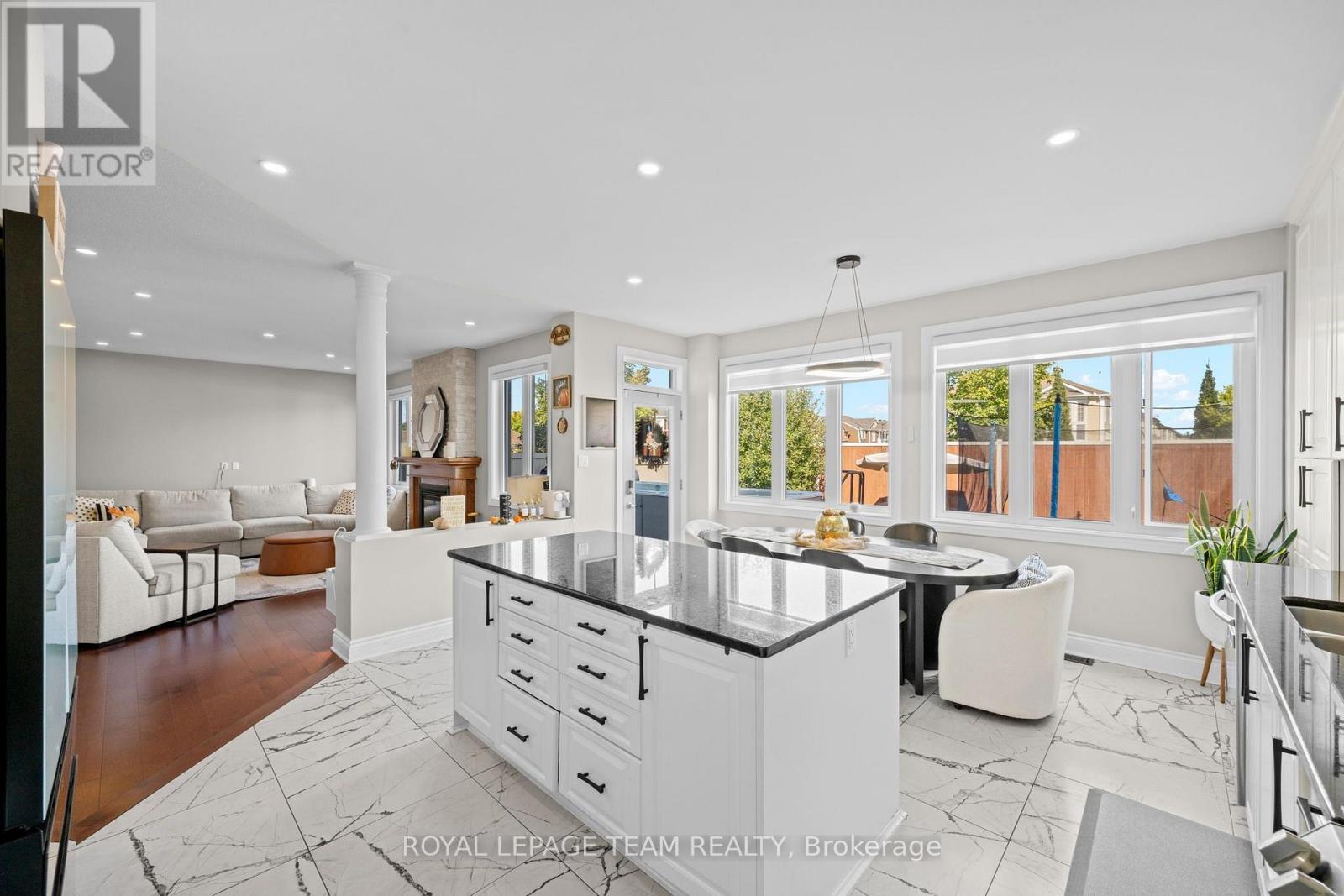 732 Lakebreeze Circle, Ottawa, ON