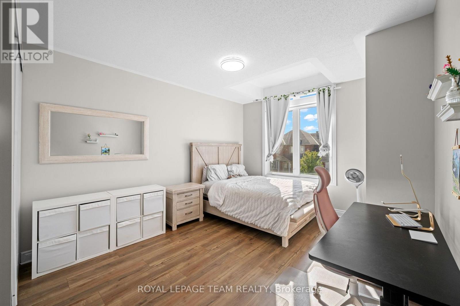 732 Lakebreeze Circle, Ottawa, ON