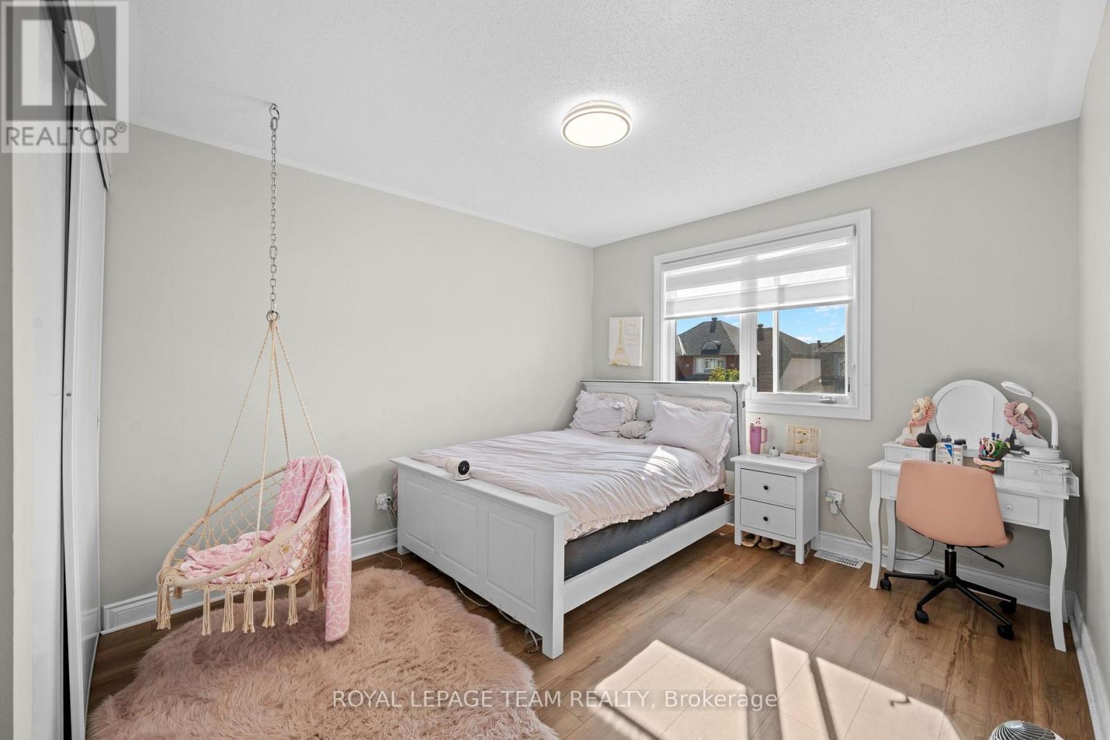 732 Lakebreeze Circle, Ottawa, ON